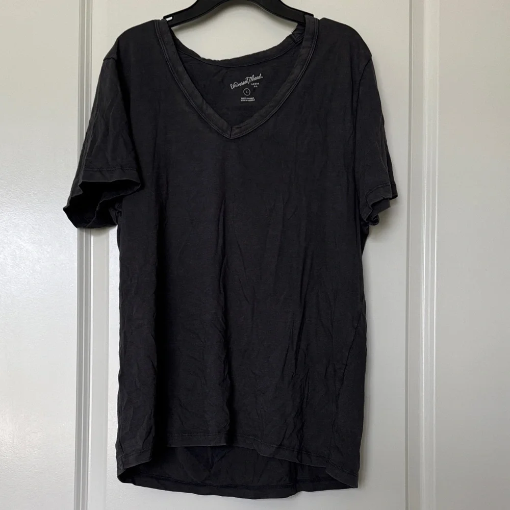 Universal Thread Charcoal V-Neck Tee - Picture 3 of 3